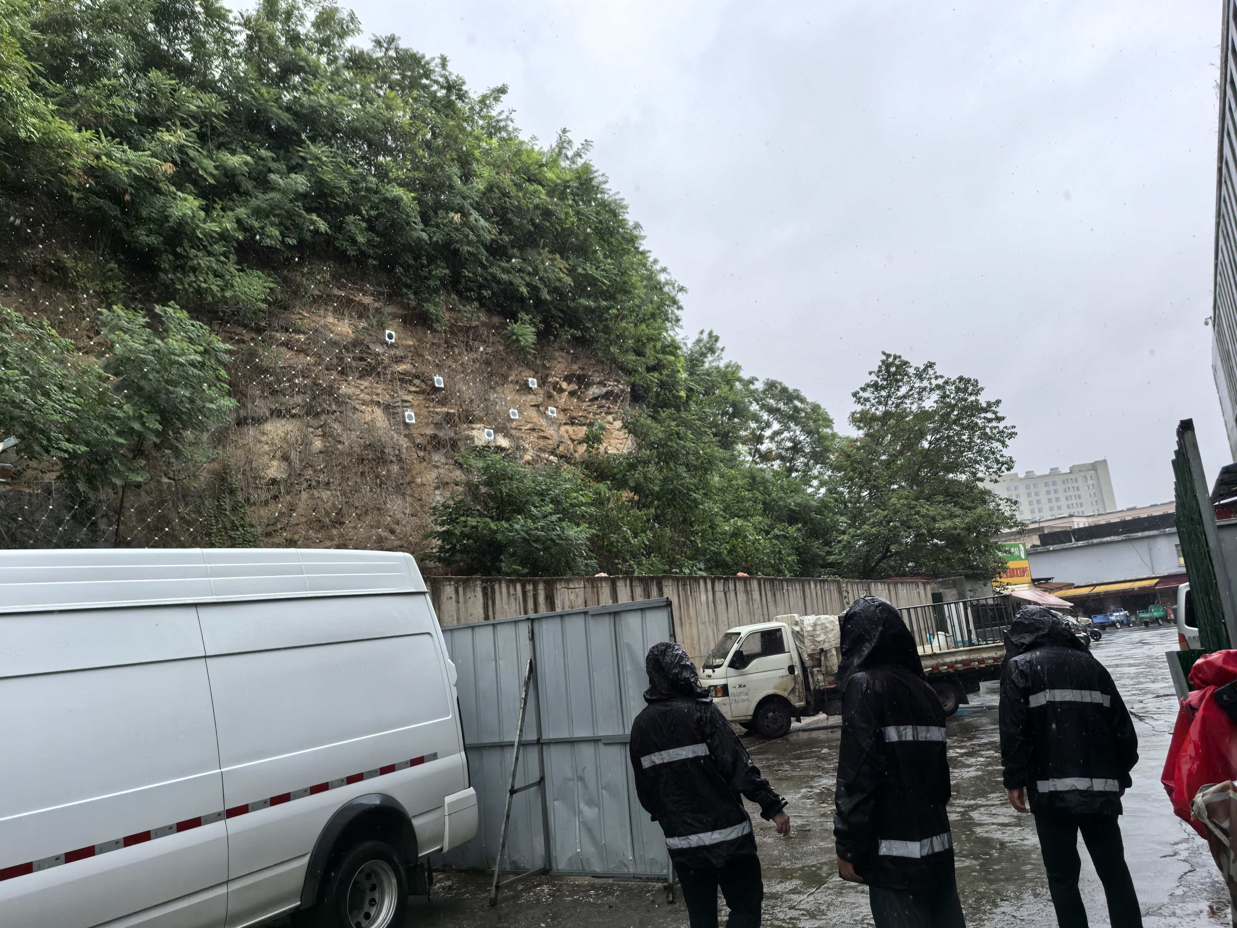 应对“竹节草”强降雨，水文队精准监测保安全